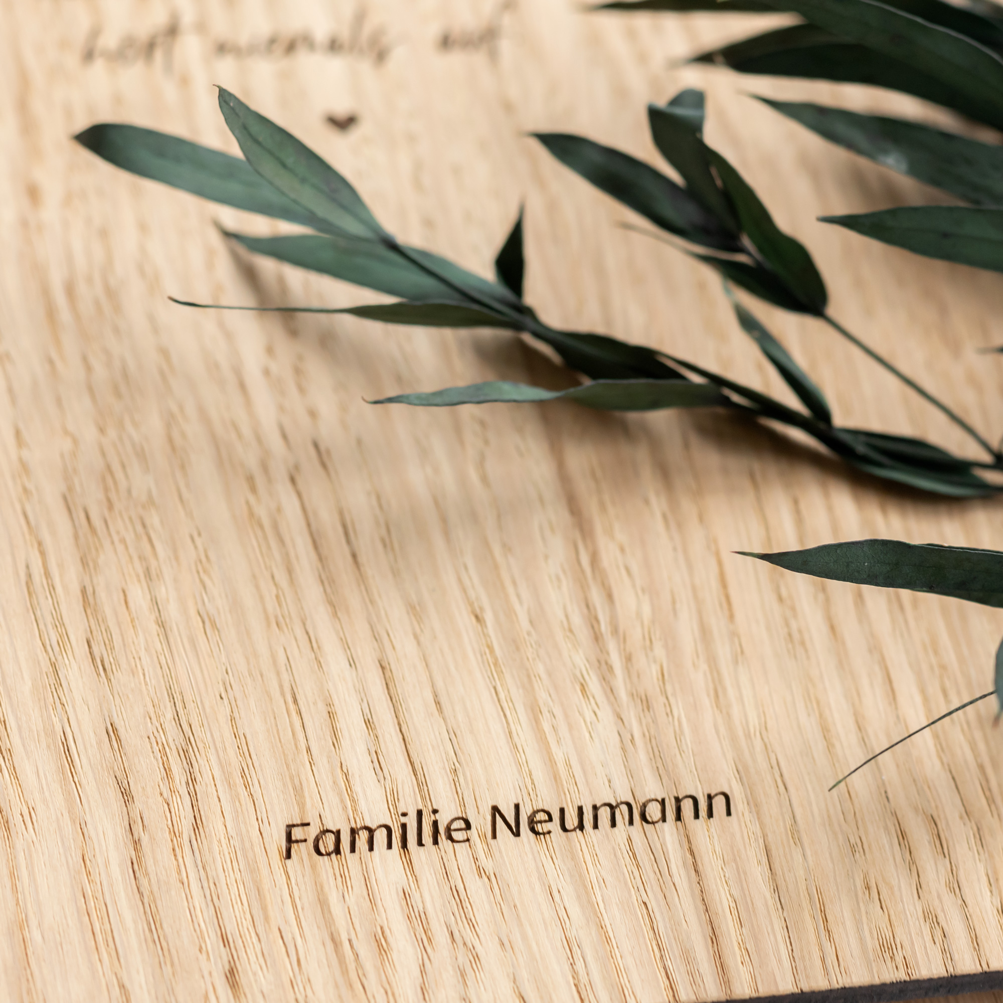 Schlichtes Stammbuch für Eure Familiengeschichte – graviert mit Eurem Familiennamen