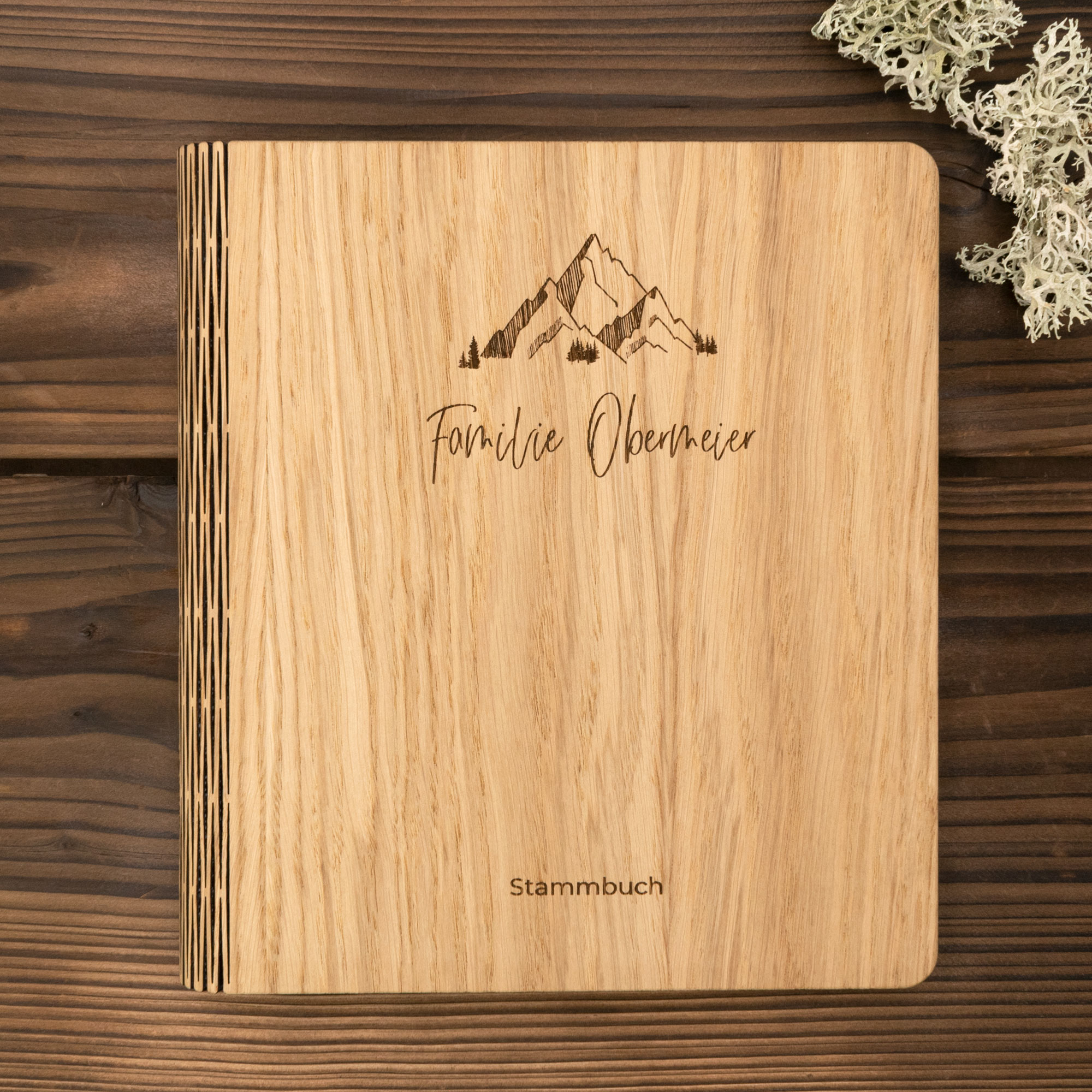Stammbuch Holz DIN A5, personalisiert mit Familienname, Panorama