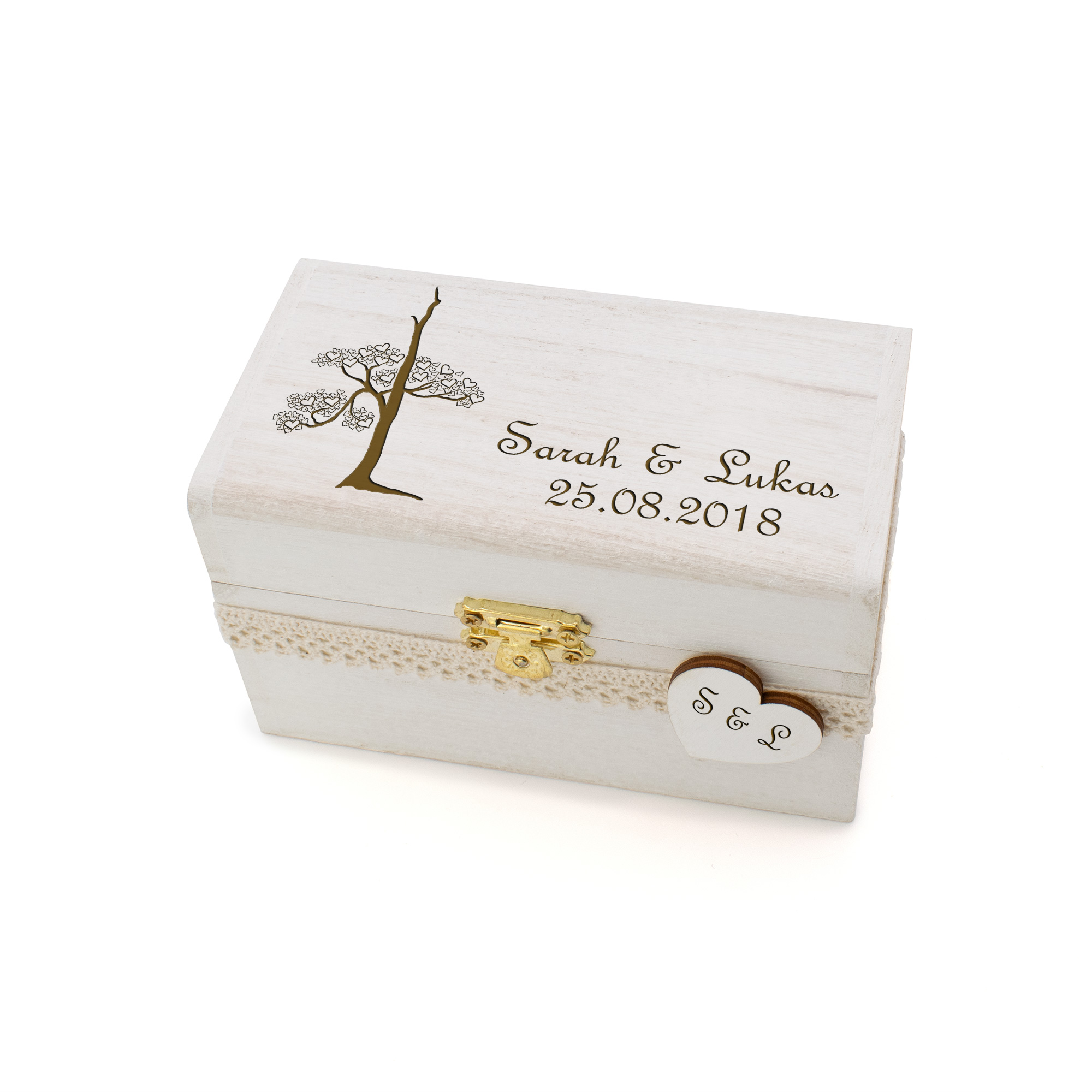 Weiße personalisierte Vintage-Ringschatulle aus Holz zur Hochzeit mit Spitzenband und mystischem Baum graviert