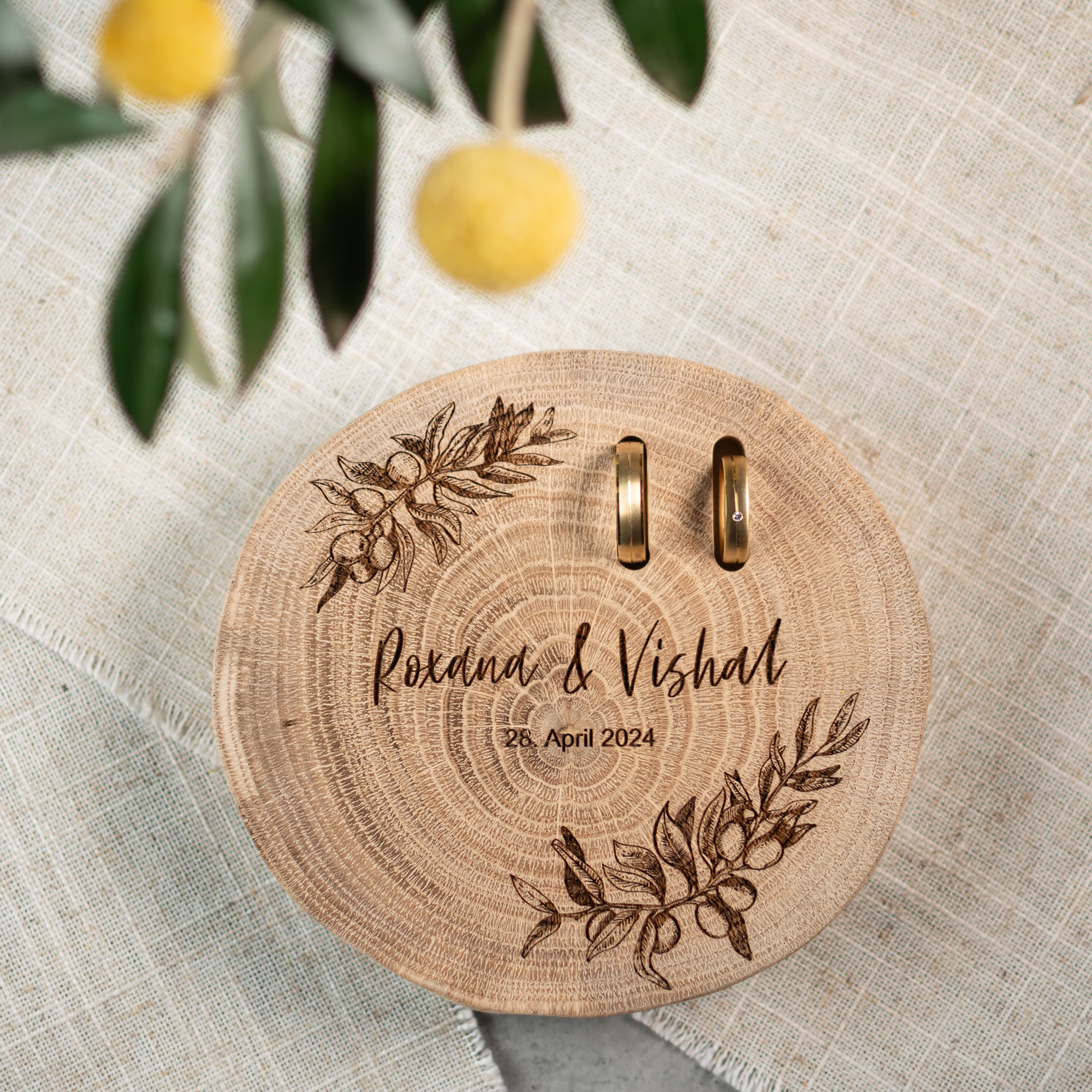 Ringkissen aus Holz für Hochzeit - personalisiert, Andenken an Hochzeit